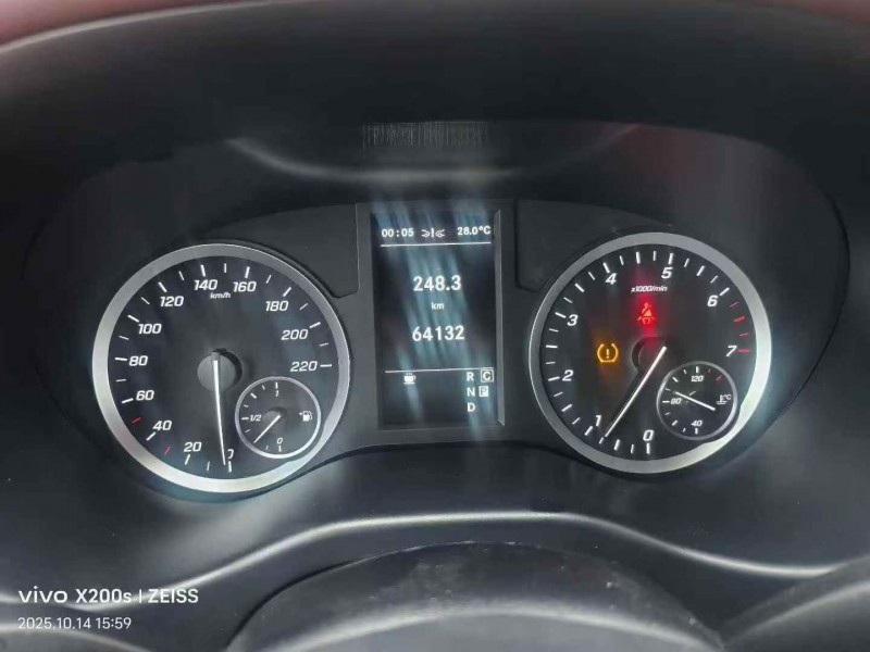 21年杭州奔驰威霆