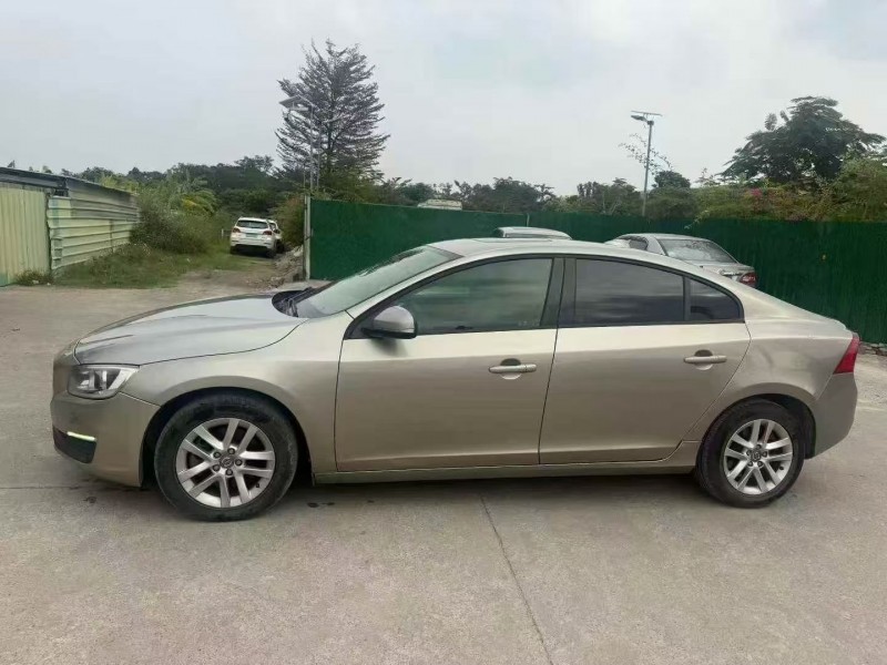 14年佛山沃尔沃S60L