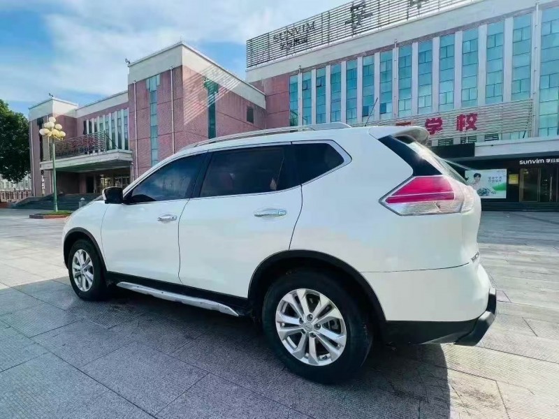 15年济南日产奇骏