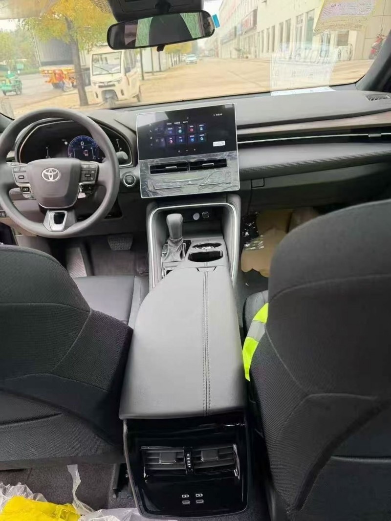 25年潍坊丰田亚洲龙