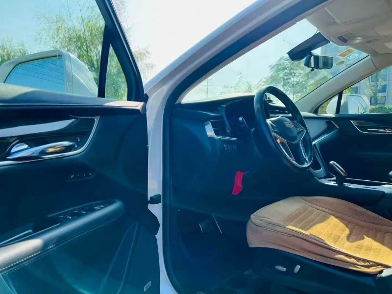 16年威海凯迪拉克XT5