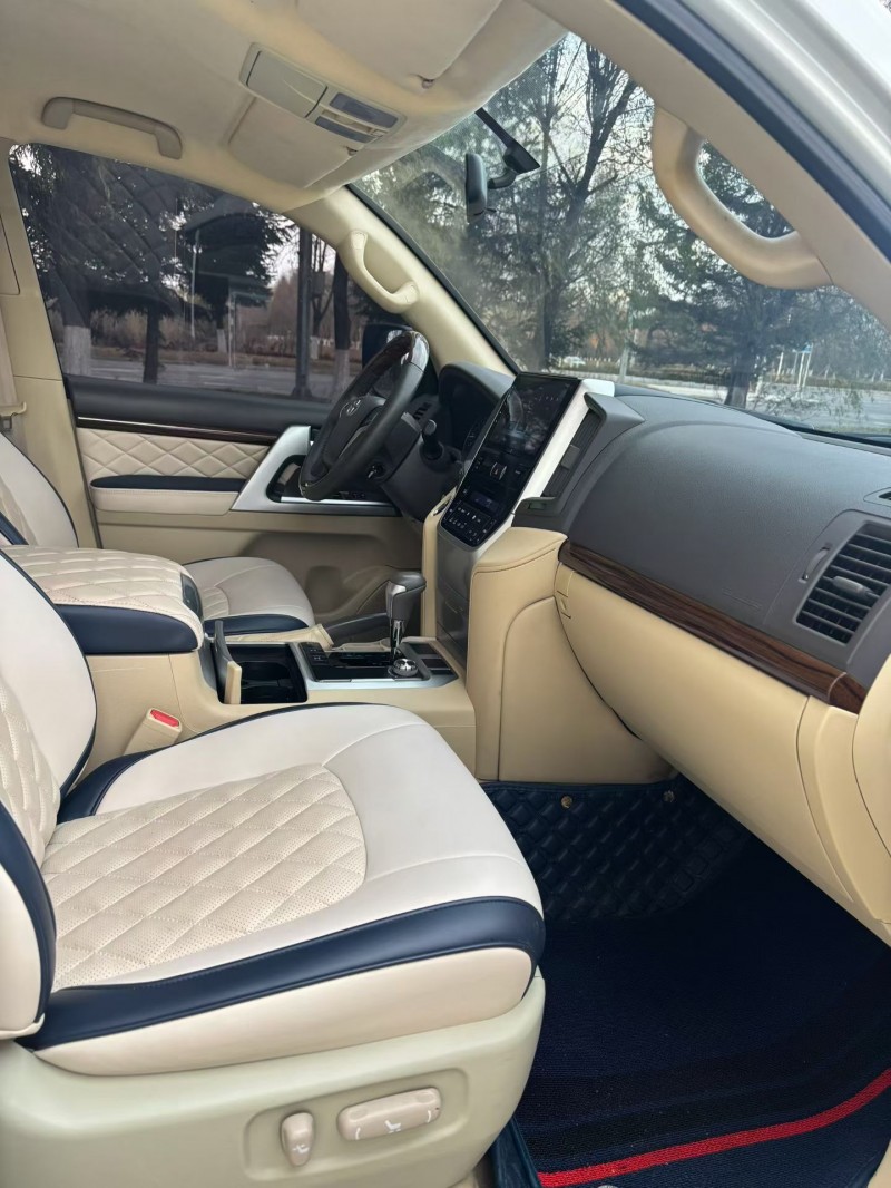 17年吉林丰田兰德酷路泽