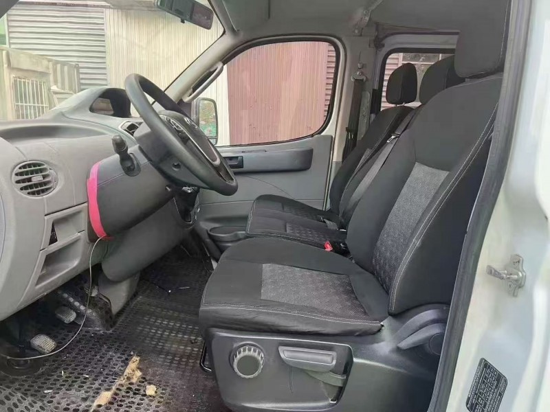 21年青岛大通V80