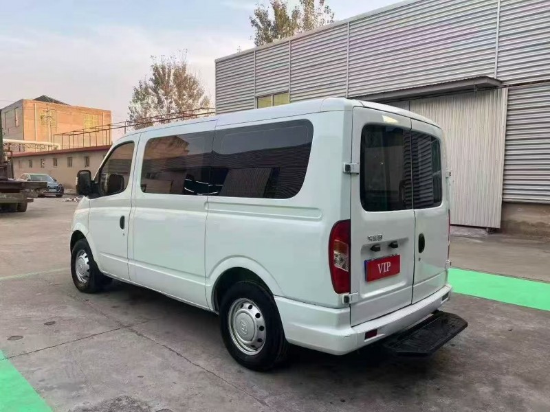 21年青岛大通V80