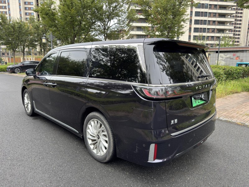 24年盐城岚图汽车梦想家