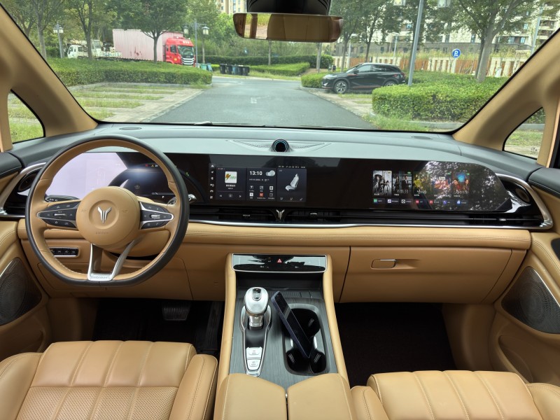 24年盐城岚图汽车梦想家