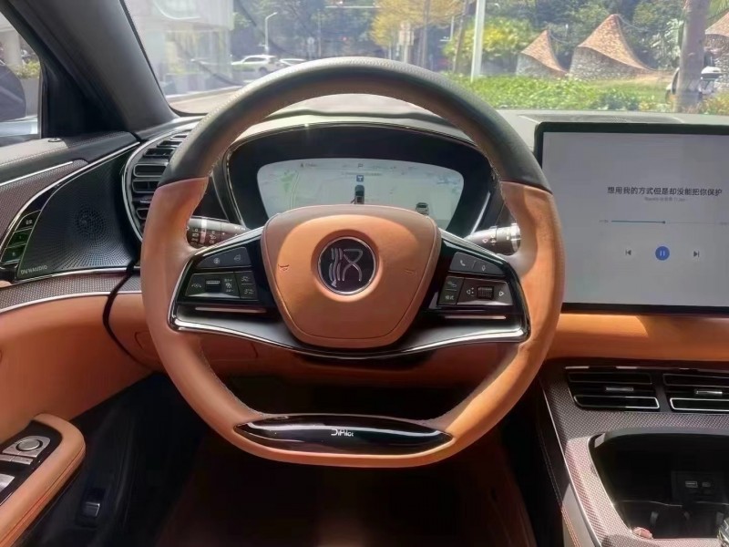 23年深圳比亚迪汉DM