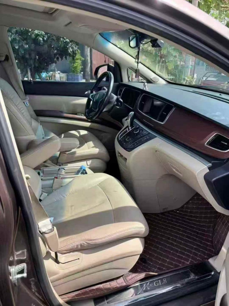 17年济宁别克GL8