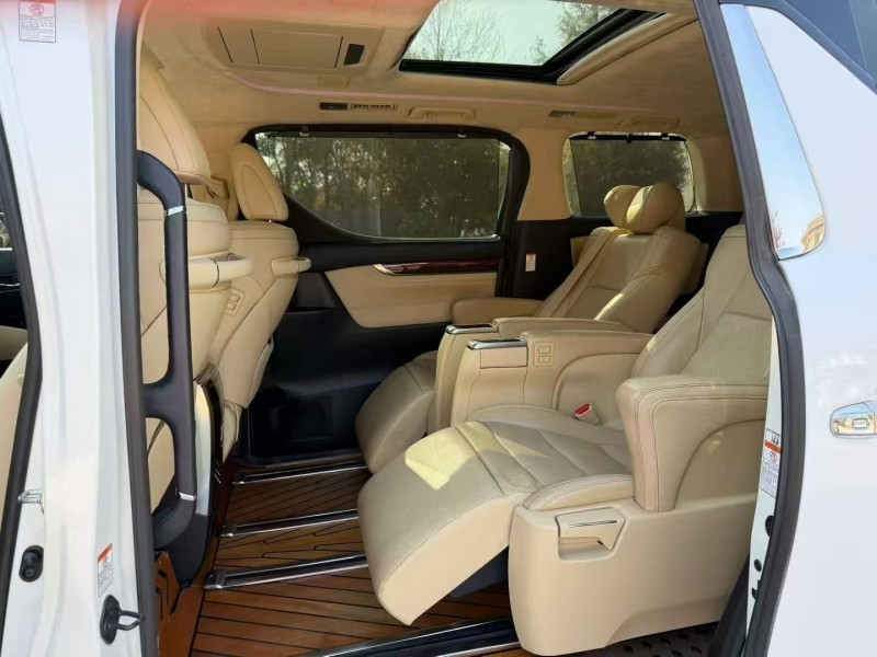 17年枣庄丰田埃尔法