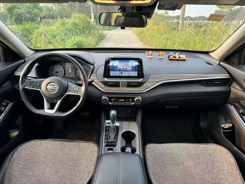 21年金华日产天籁