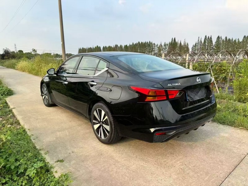 21年金华日产天籁