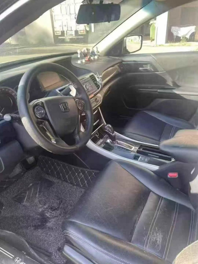 16年深圳本田雅阁