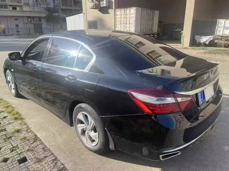 16年深圳本田雅阁