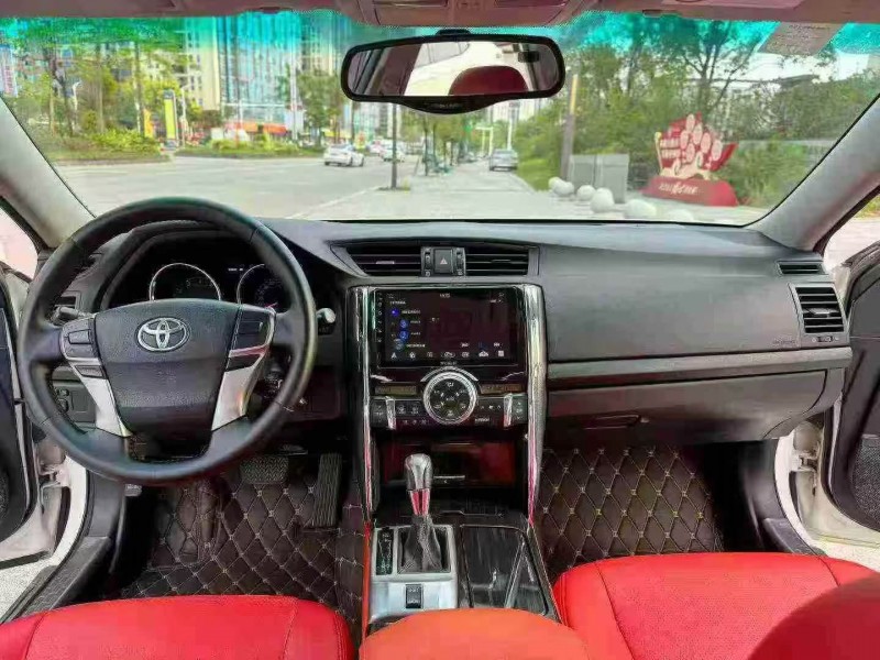 13年汕头丰田锐志