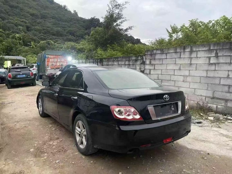 10年深圳丰田锐志