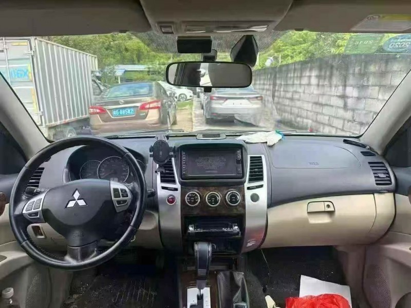 16年珠海三菱帕杰罗·劲畅