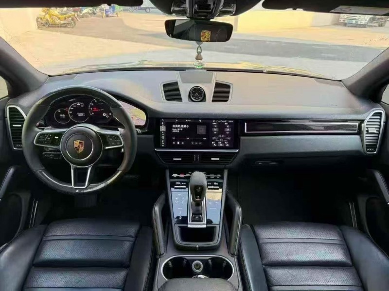 18年珠海保时捷卡宴