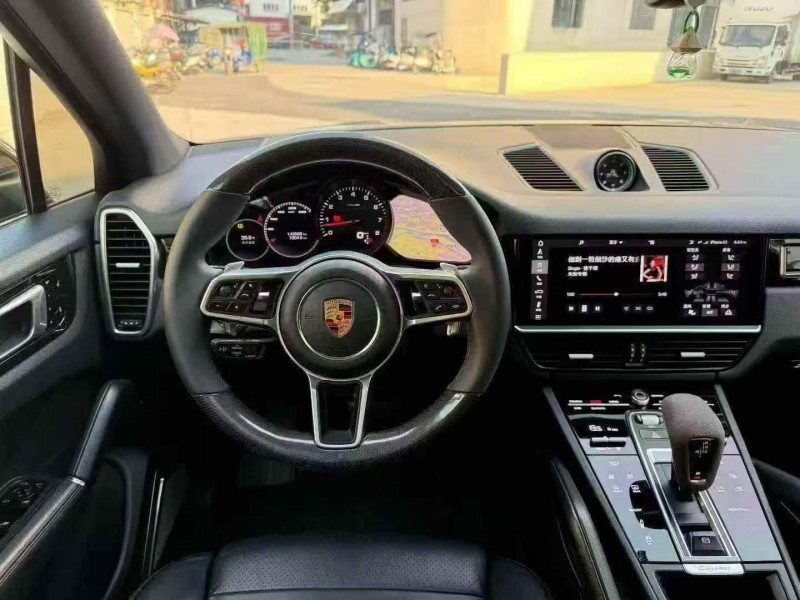 18年珠海保时捷卡宴