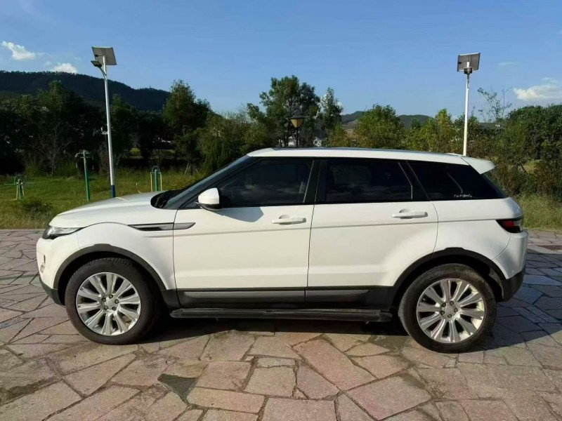 16年厦门路虎揽胜极光