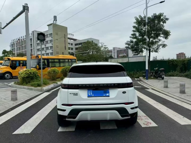 21年韶关路虎揽胜极光