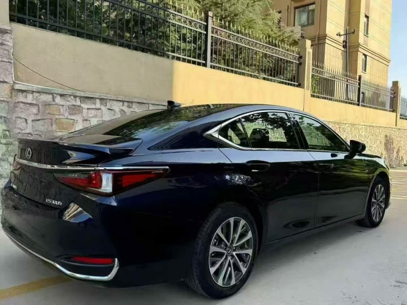 22年淄博雷克萨斯ES