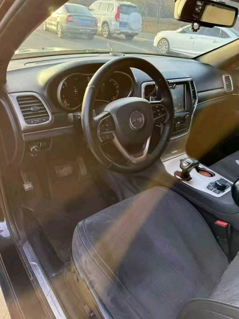 13年呼和浩特Jeep大切诺基