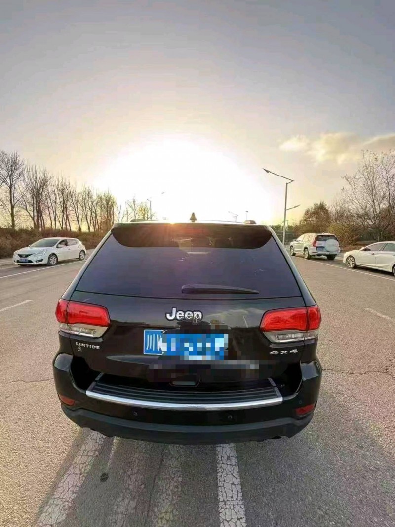 13年呼和浩特Jeep大切诺基