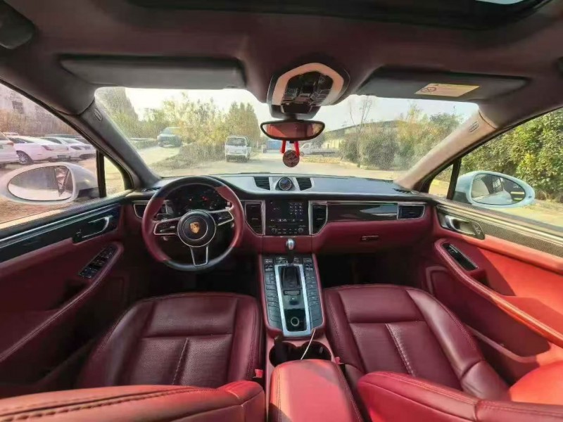 17年荷泽保时捷Macan