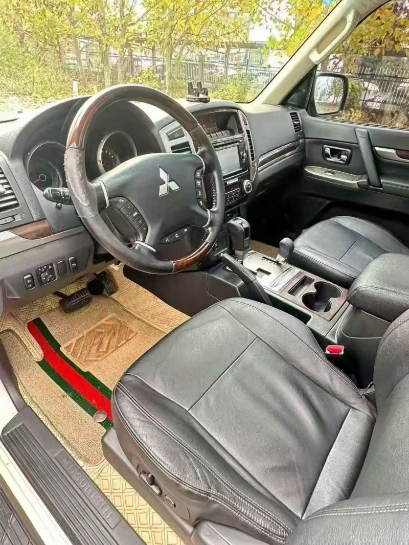 20年荷泽三菱帕杰罗