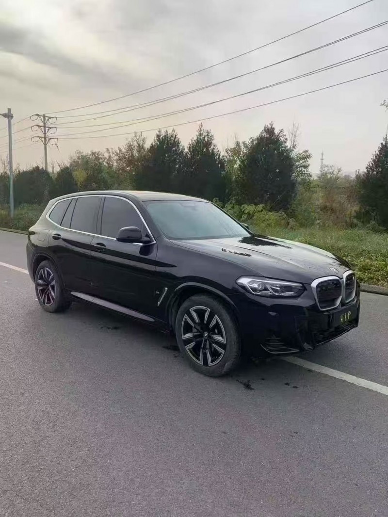 24年烟台宝马IX3