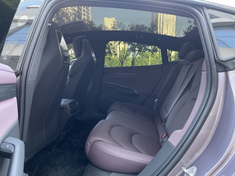 25年济宁小米SU7