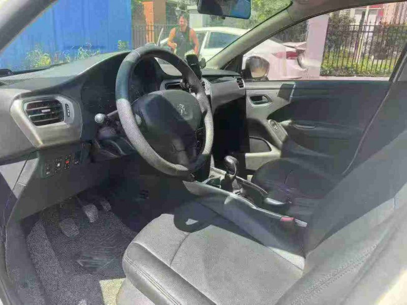 18年南宁标致301