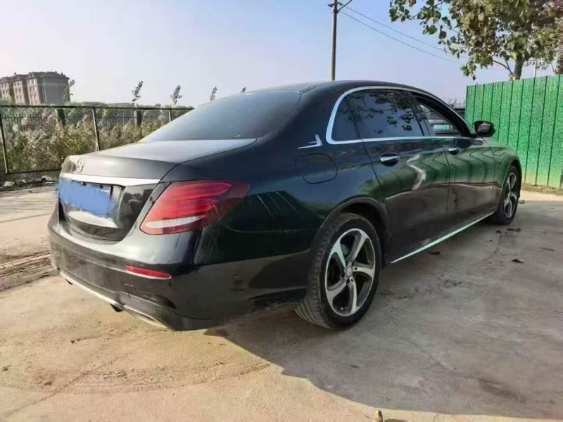 17年天津市奔驰E