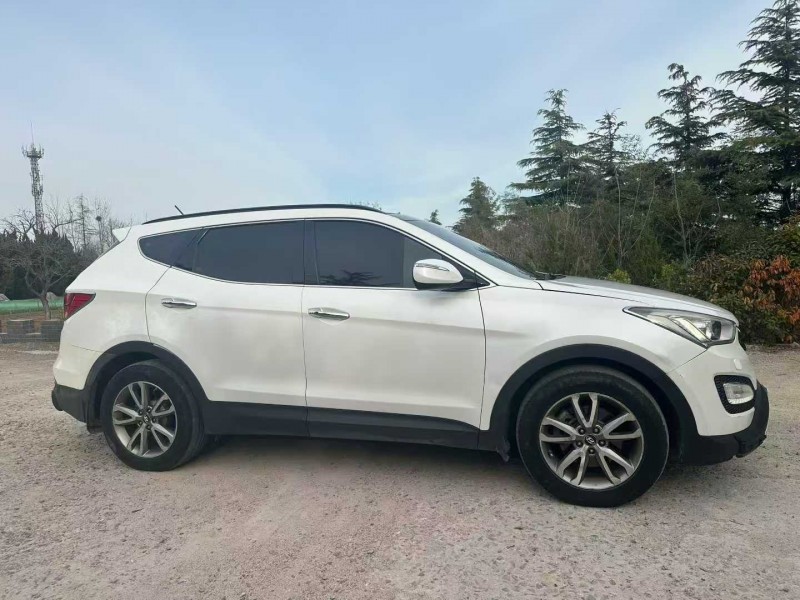 13年青岛现代全新胜达