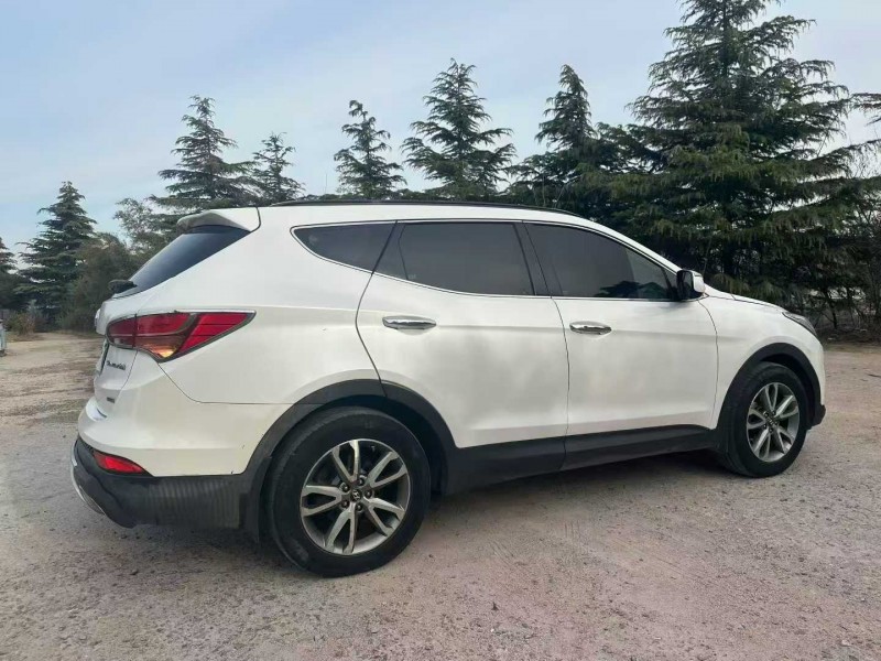 13年青岛现代全新胜达