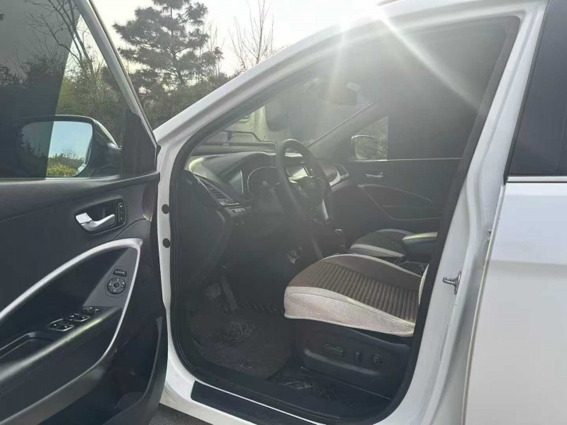 13年青岛现代全新胜达