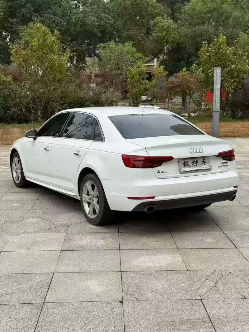 17年宜春奥迪A4L