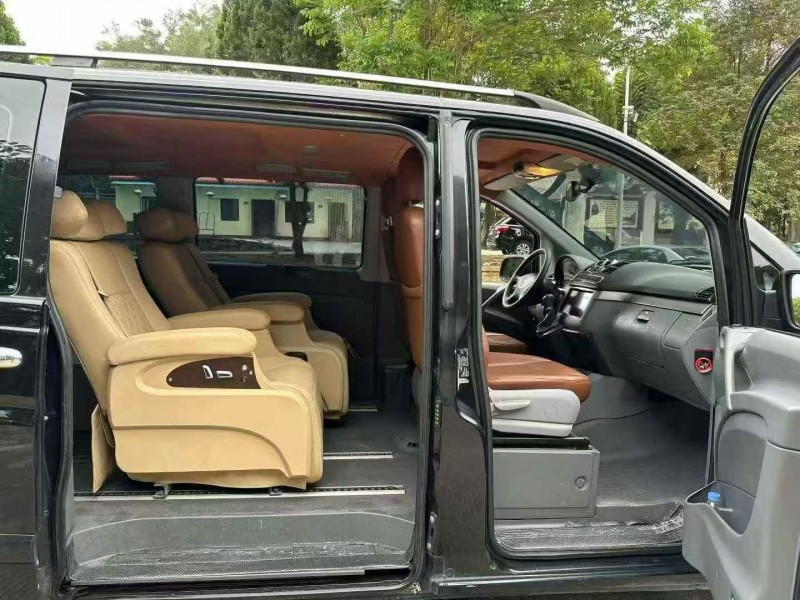 13年泉州奔驰威霆