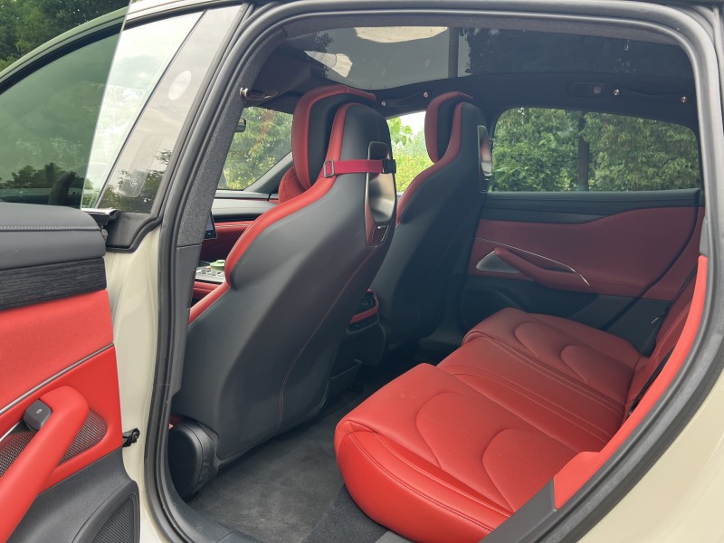 25年盐城小米SU7