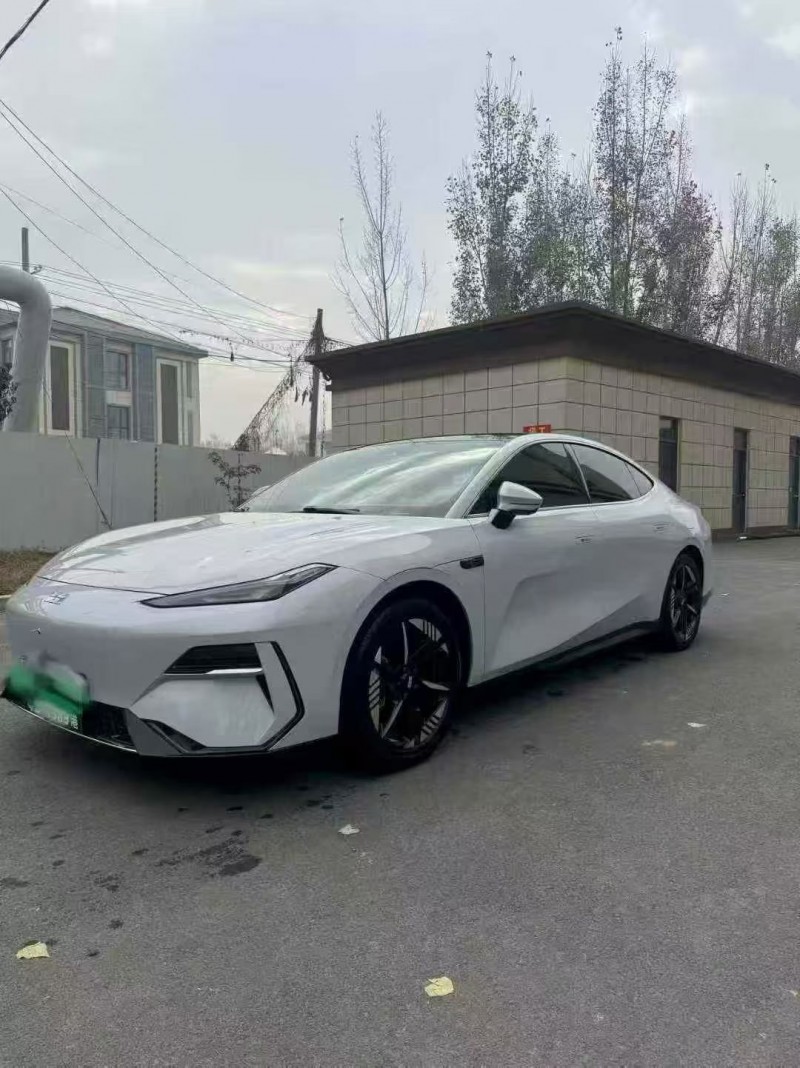 25年青岛吉利银河