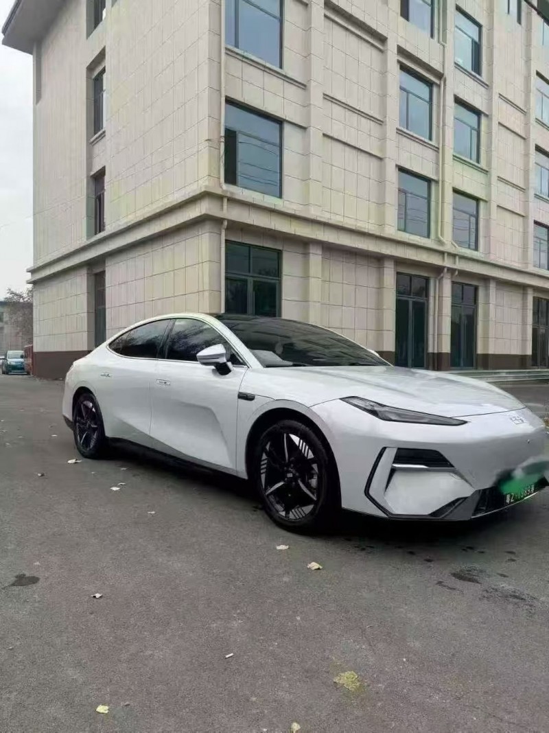 25年青岛吉利银河