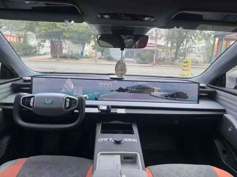 25年青岛吉利银河