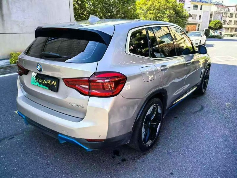 22年金华宝马IX3