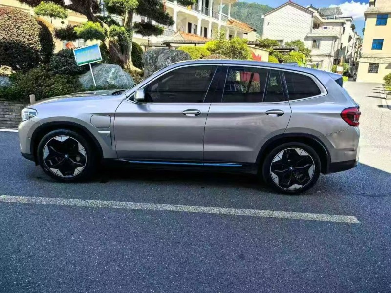 22年金华宝马IX3