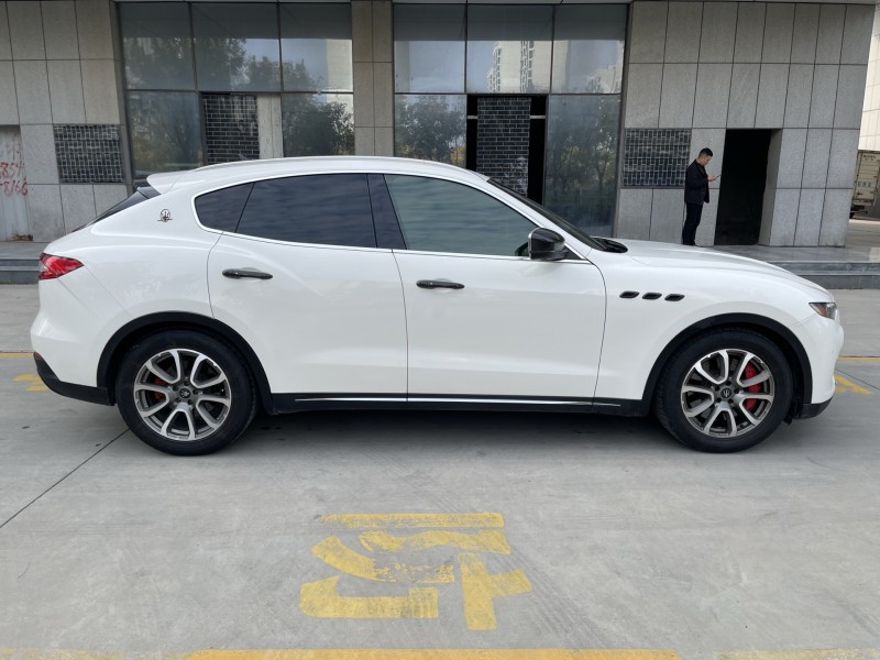 17年济宁玛莎拉蒂Levante