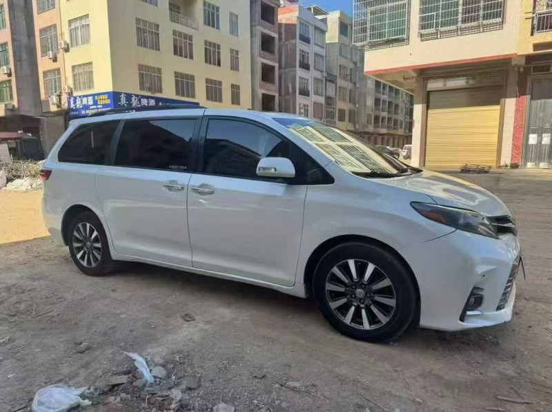 16年梧州丰田塞纳