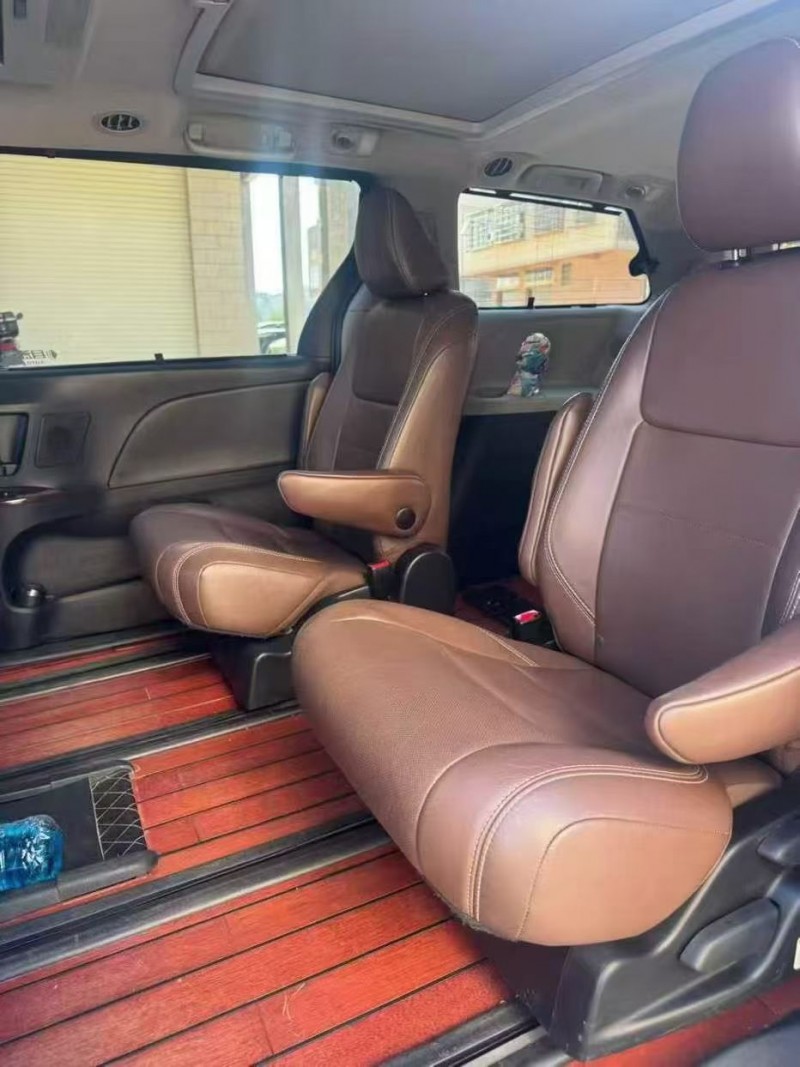 16年梧州丰田塞纳