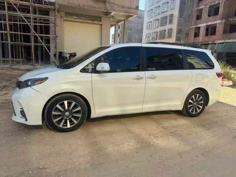 16年梧州丰田塞纳