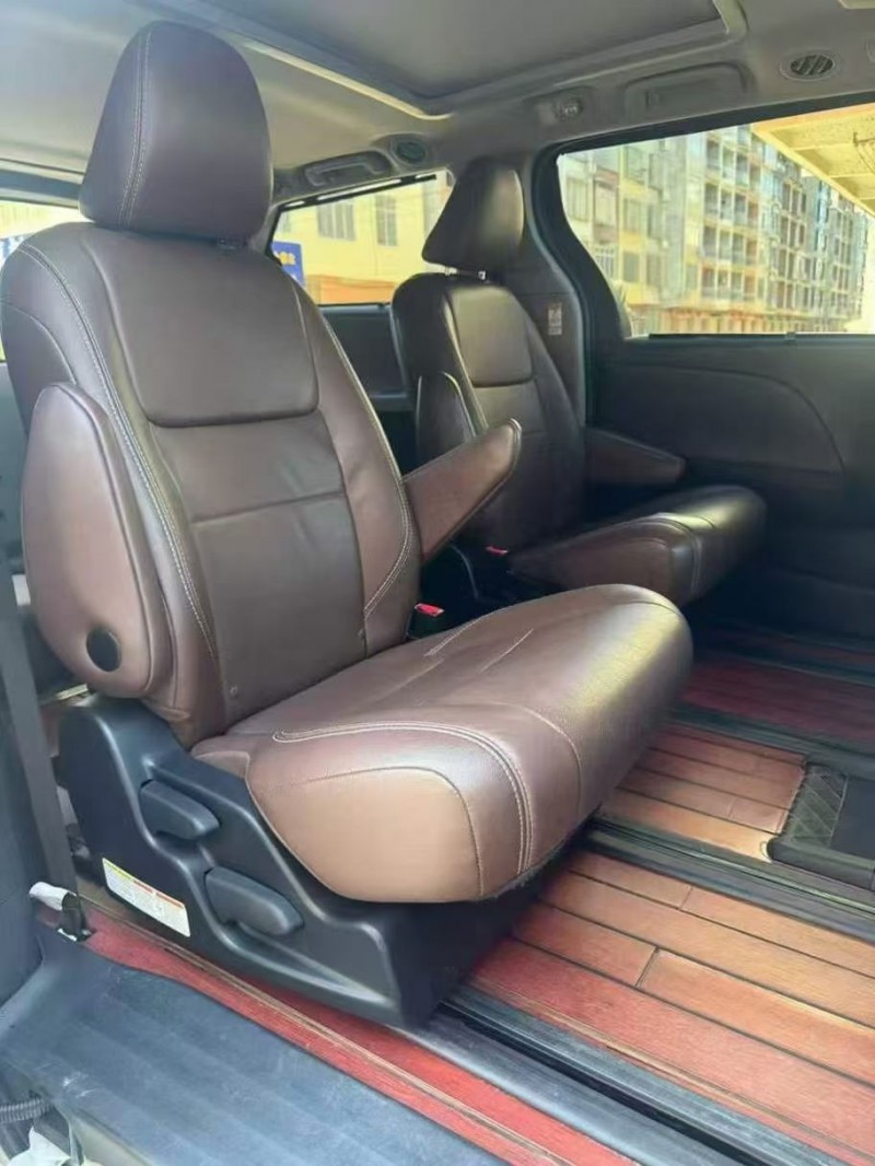 16年梧州丰田塞纳