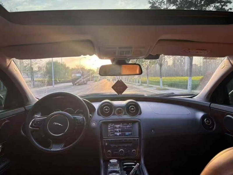 15年常州捷豹XJL